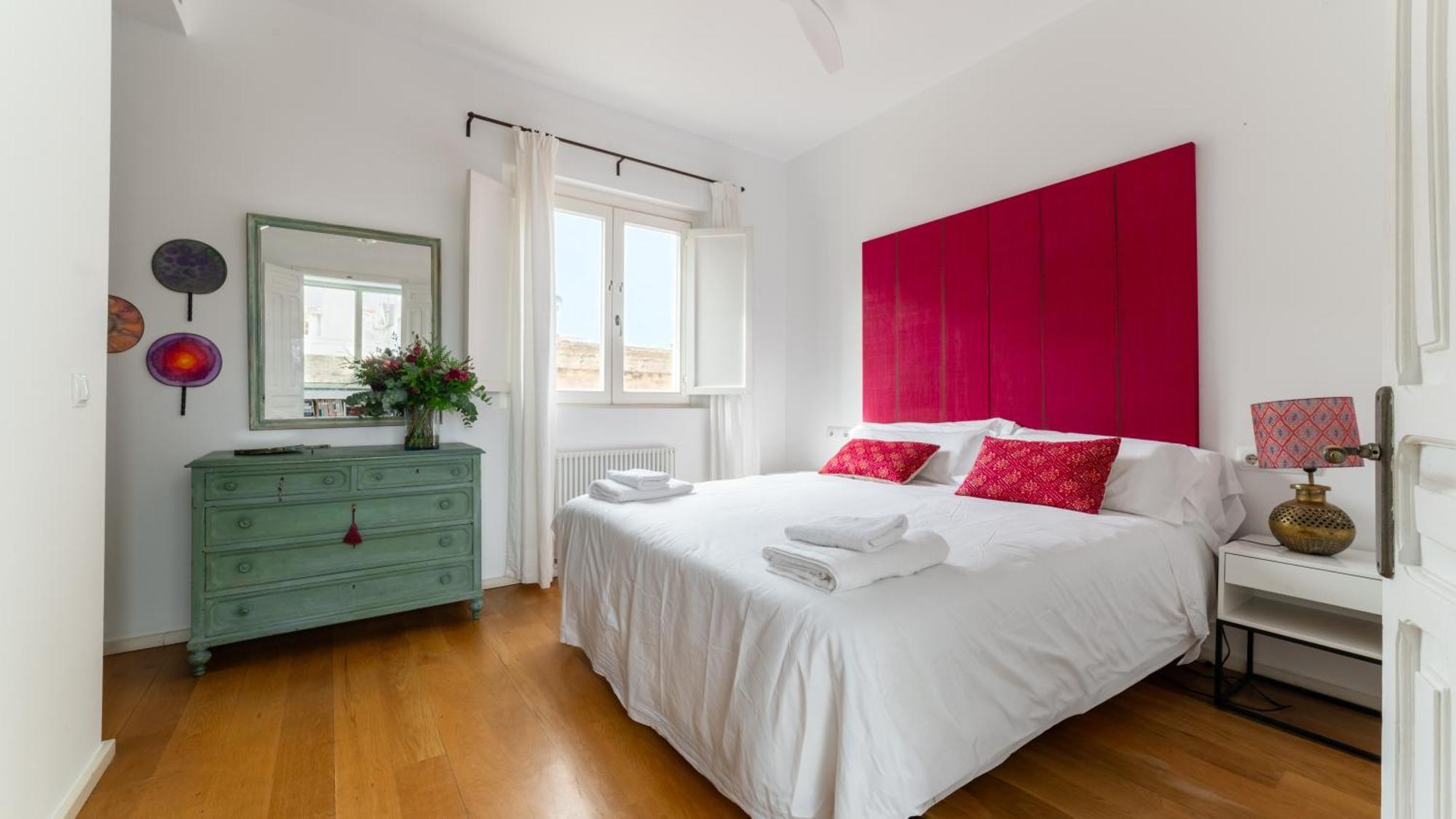 Casa Boutique San Bernardo, Con Jacuzzi Y Parking. * Sevilla